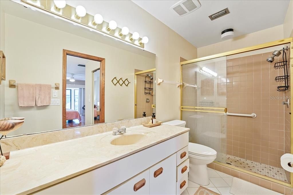 待售: $400,000 (2 贝兹, 2 浴室, 1480 平方英尺)