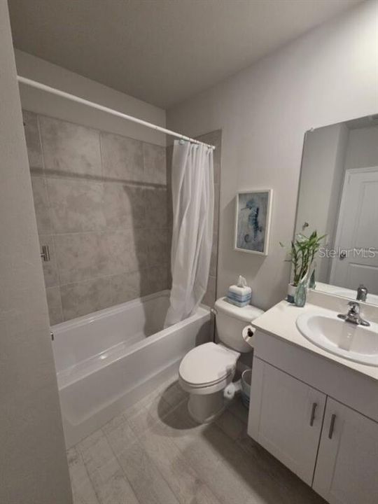 На продажу: $389,000 (4 спален, 3 ванн, 2020 Квадратных фут)