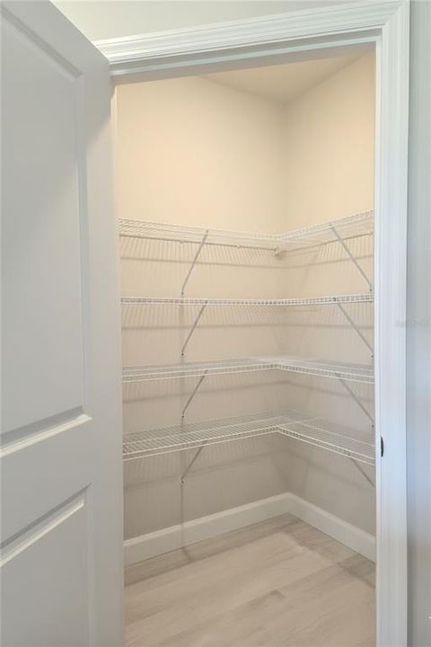 На продажу: $389,000 (4 спален, 3 ванн, 2020 Квадратных фут)