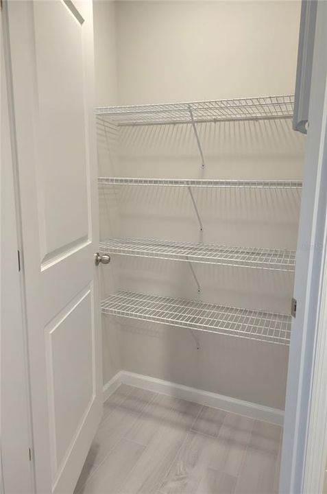 На продажу: $389,000 (4 спален, 3 ванн, 2020 Квадратных фут)