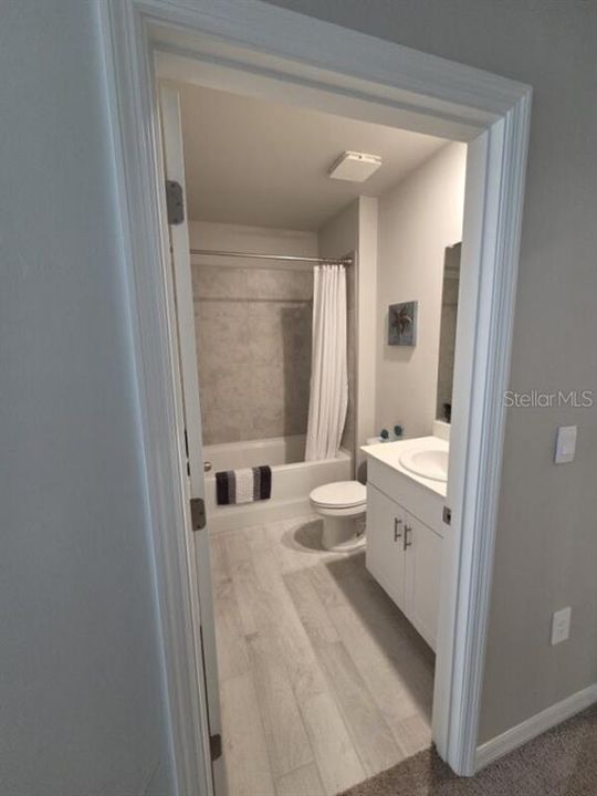 На продажу: $389,000 (4 спален, 3 ванн, 2020 Квадратных фут)