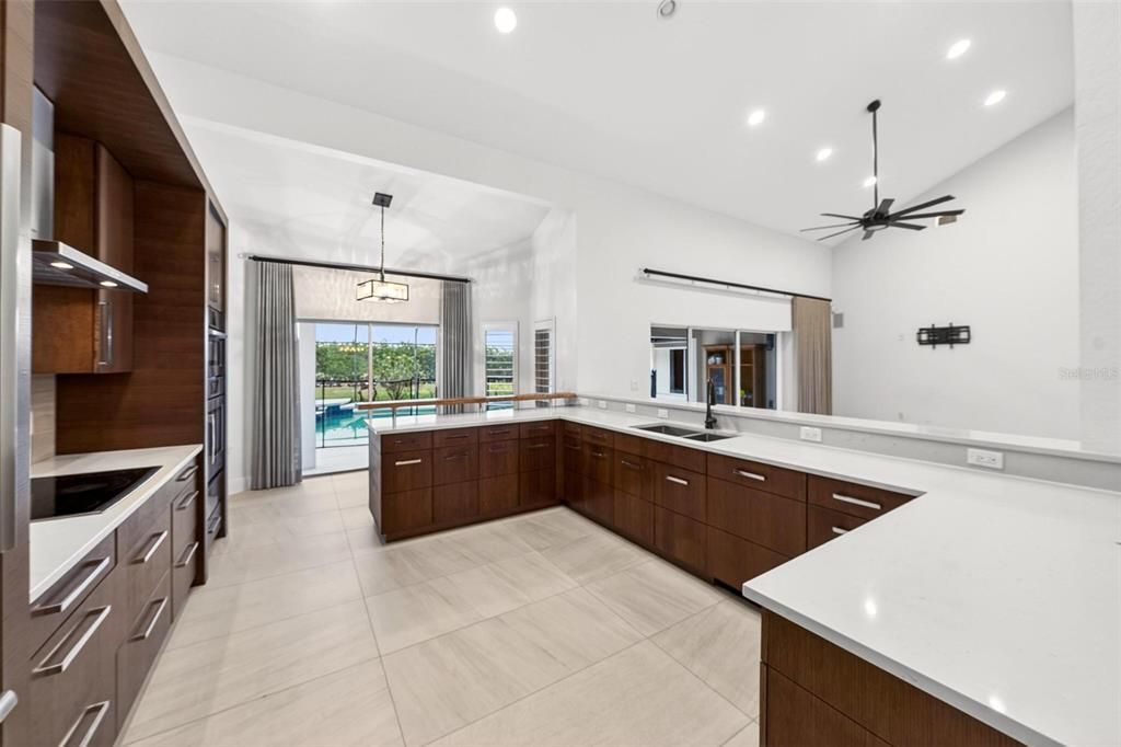 На продажу: $790,000 (5 спален, 4 ванн, 3781 Квадратных фут)