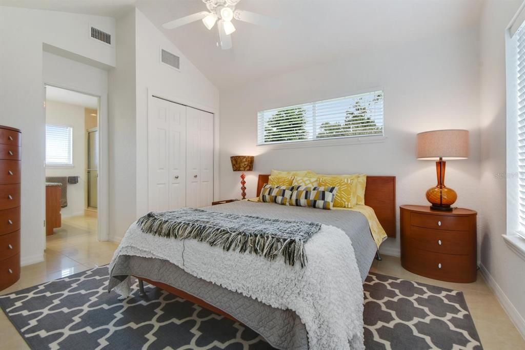 На продажу: $790,000 (5 спален, 4 ванн, 3781 Квадратных фут)