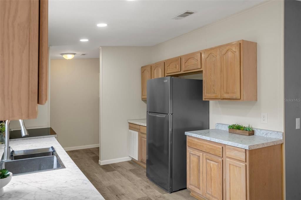 For Sale: $339,900 (4 beds, 2 baths, 1512 Square Feet)