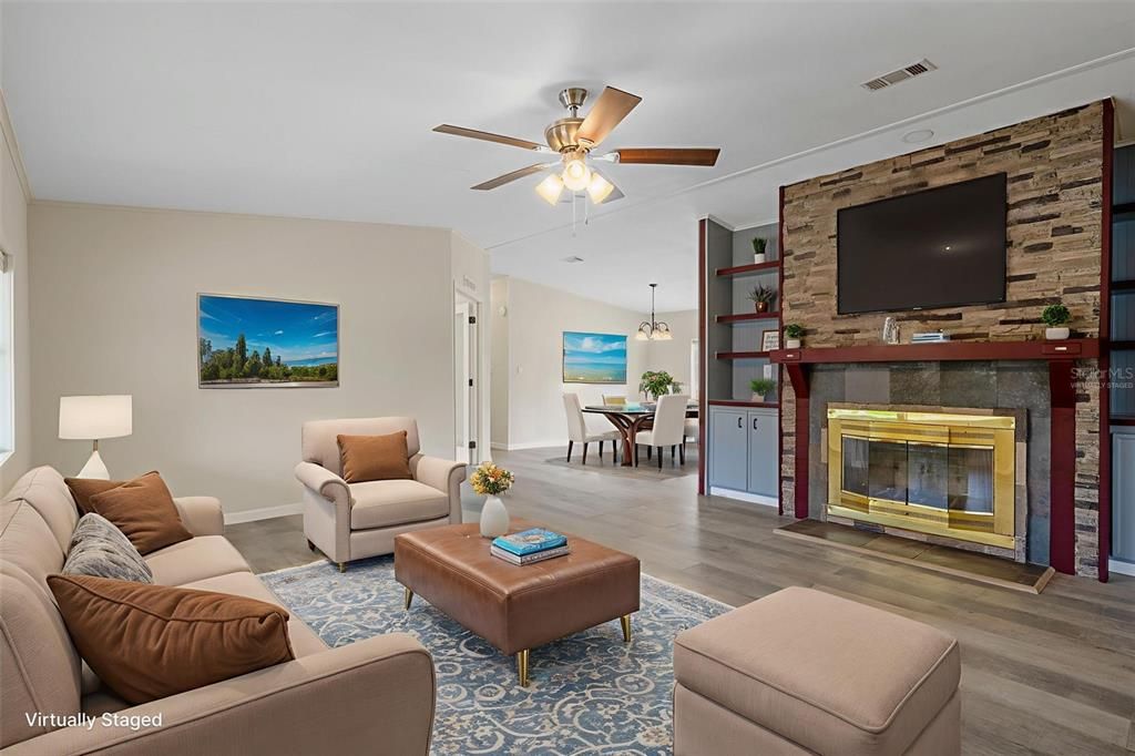 For Sale: $339,900 (4 beds, 2 baths, 1512 Square Feet)