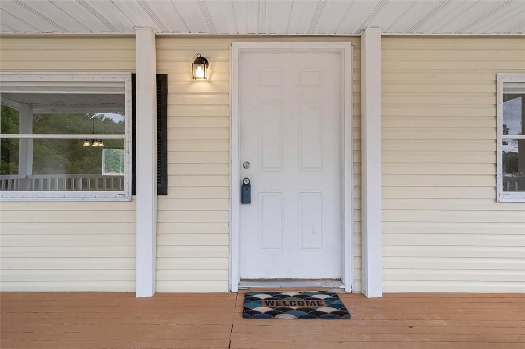 For Sale: $339,900 (4 beds, 2 baths, 1512 Square Feet)