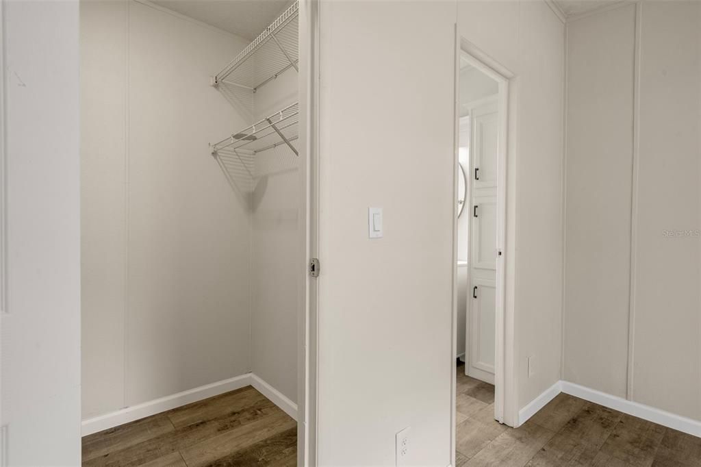 For Sale: $339,900 (4 beds, 2 baths, 1512 Square Feet)