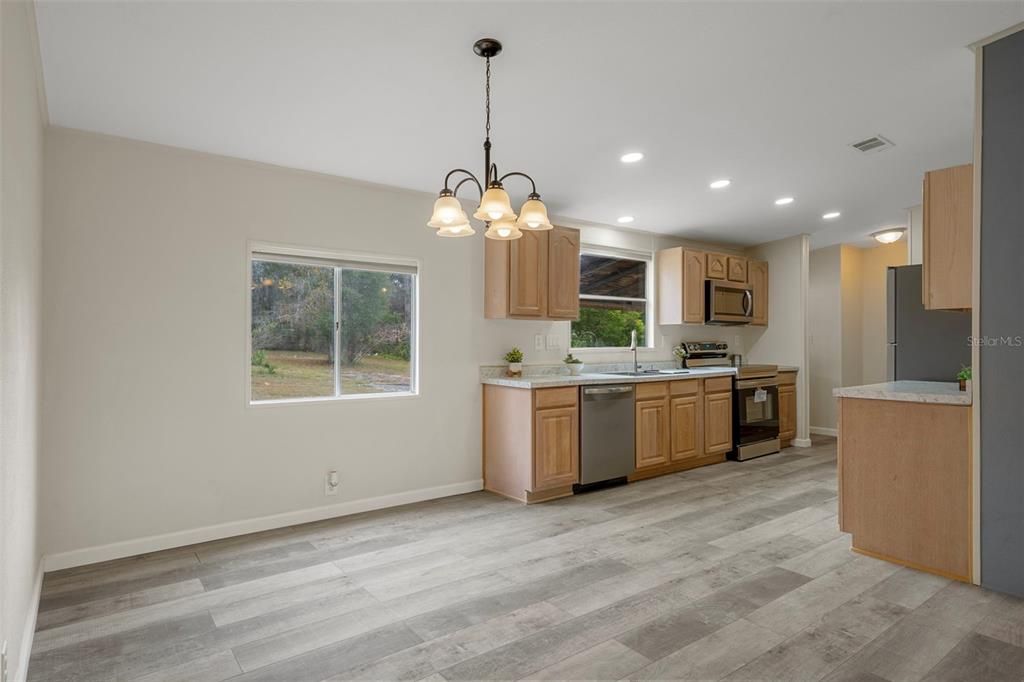 For Sale: $339,900 (4 beds, 2 baths, 1512 Square Feet)