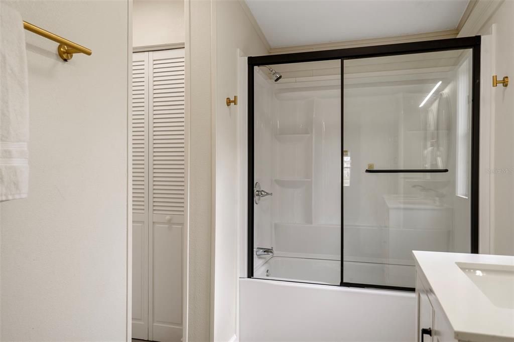 For Sale: $339,900 (4 beds, 2 baths, 1512 Square Feet)