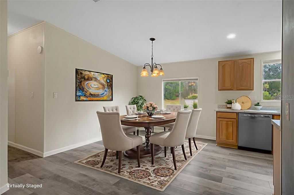 For Sale: $339,900 (4 beds, 2 baths, 1512 Square Feet)