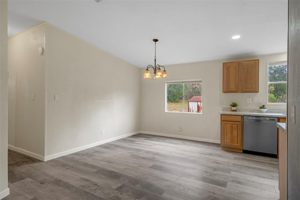 For Sale: $339,900 (4 beds, 2 baths, 1512 Square Feet)