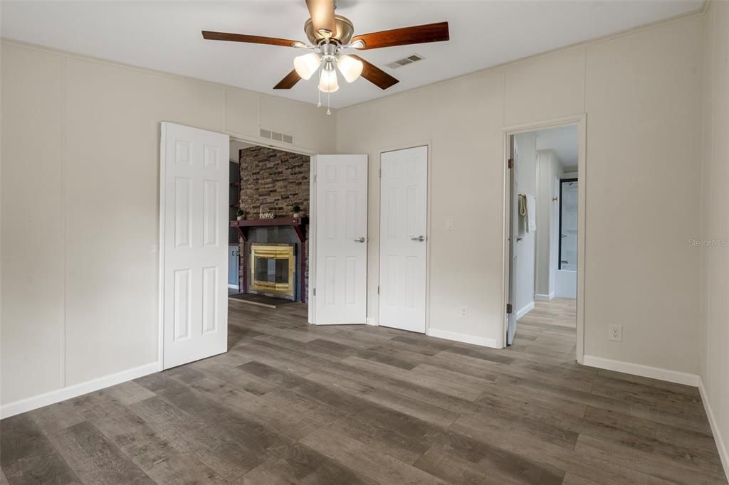 For Sale: $339,900 (4 beds, 2 baths, 1512 Square Feet)