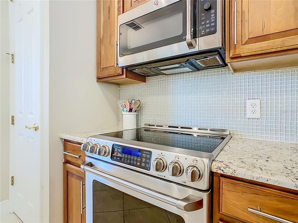 For Sale: $439,000 (3 beds, 2 baths, 2159 Square Feet)