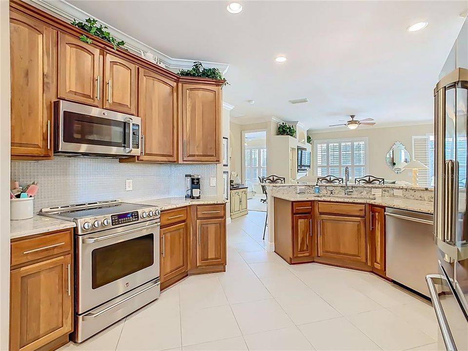 For Sale: $439,000 (3 beds, 2 baths, 2159 Square Feet)