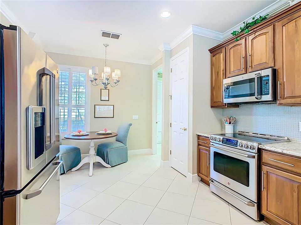 For Sale: $439,000 (3 beds, 2 baths, 2159 Square Feet)