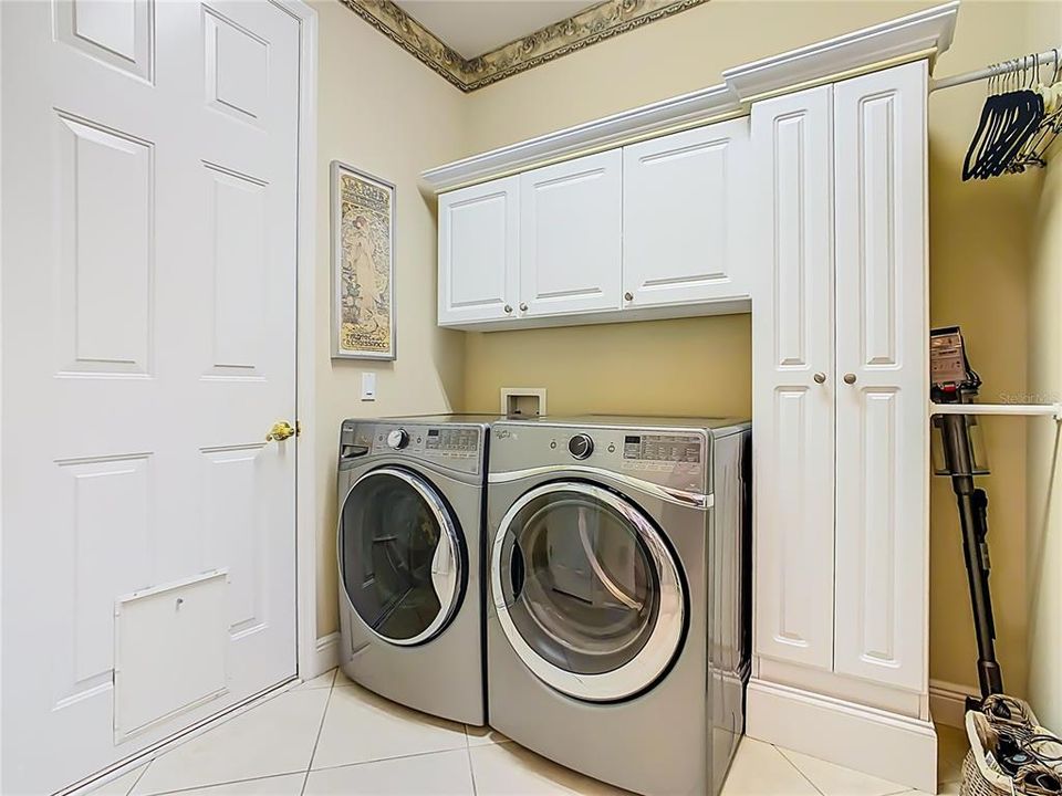 For Sale: $439,000 (3 beds, 2 baths, 2159 Square Feet)