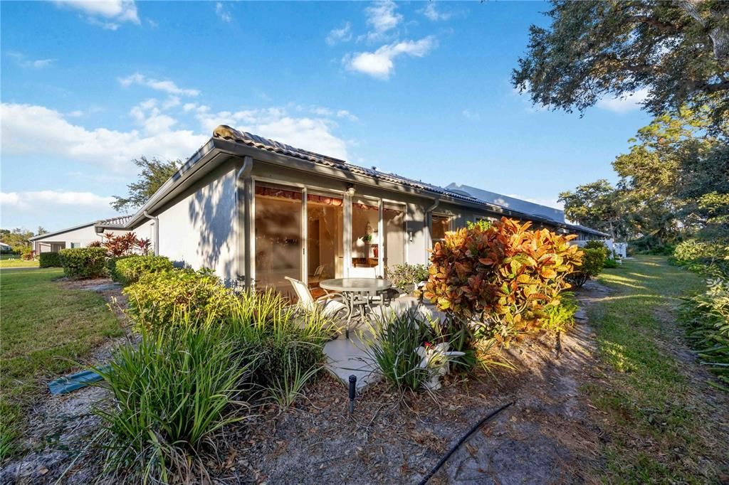 For Sale: $292,000 (2 beds, 2 baths, 1313 Square Feet)