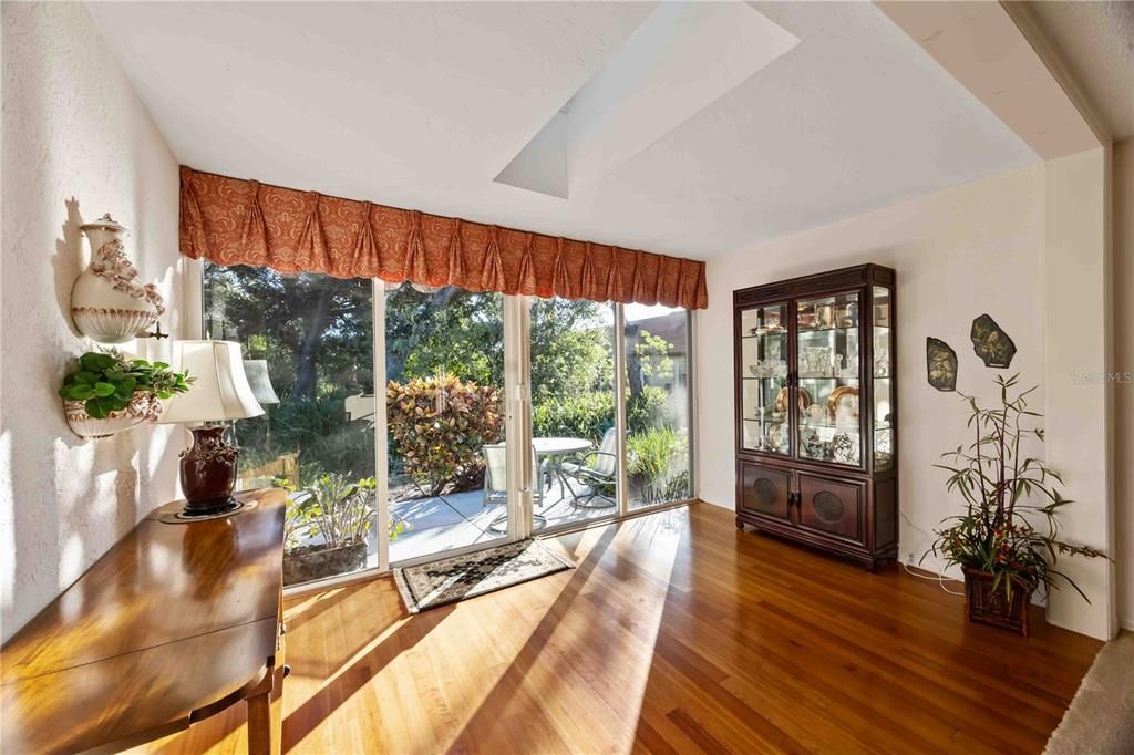 For Sale: $292,000 (2 beds, 2 baths, 1313 Square Feet)