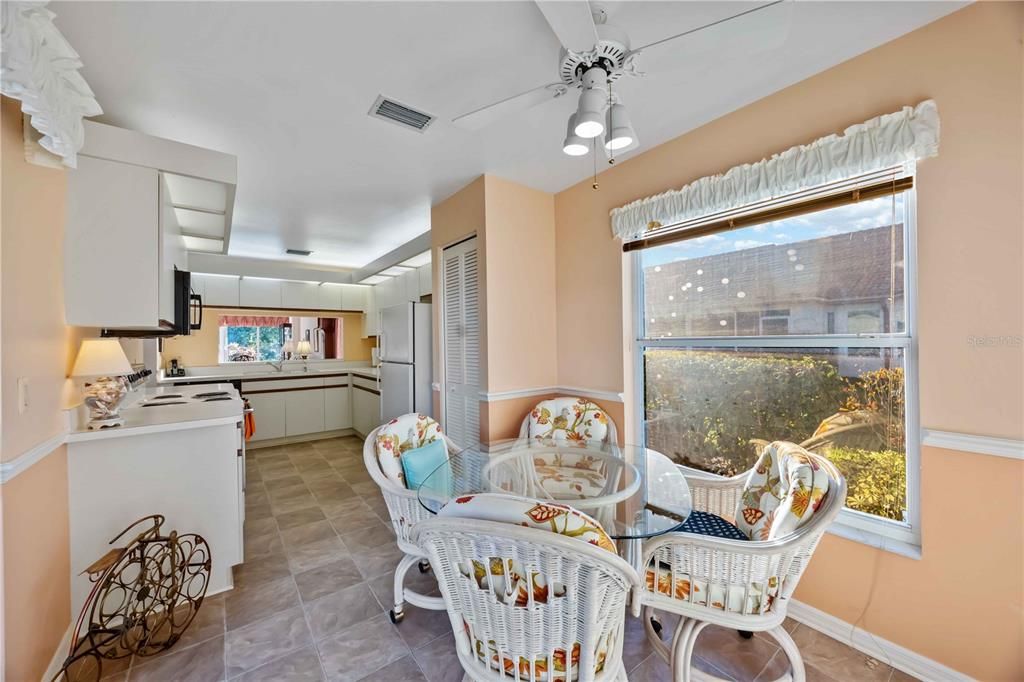 For Sale: $292,000 (2 beds, 2 baths, 1313 Square Feet)