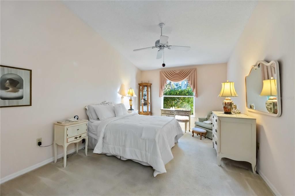 For Sale: $292,000 (2 beds, 2 baths, 1313 Square Feet)