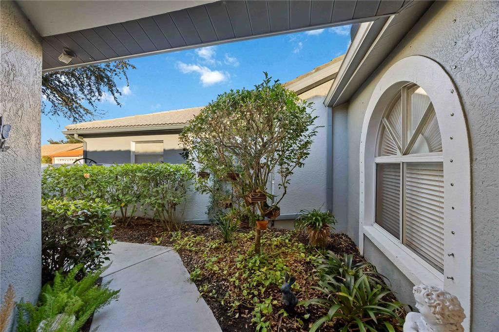 For Sale: $292,000 (2 beds, 2 baths, 1313 Square Feet)