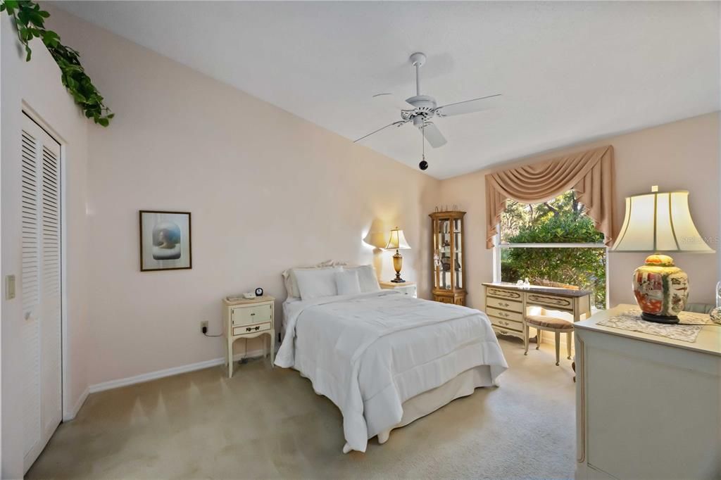 For Sale: $292,000 (2 beds, 2 baths, 1313 Square Feet)