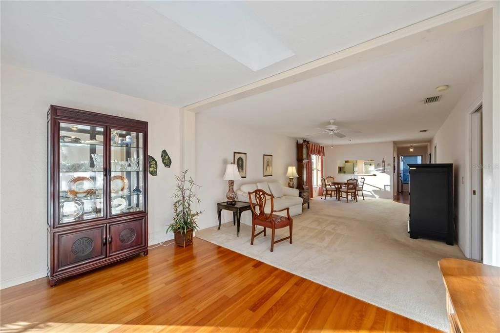 For Sale: $292,000 (2 beds, 2 baths, 1313 Square Feet)