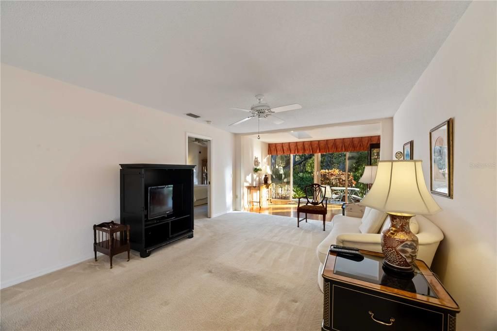 For Sale: $292,000 (2 beds, 2 baths, 1313 Square Feet)