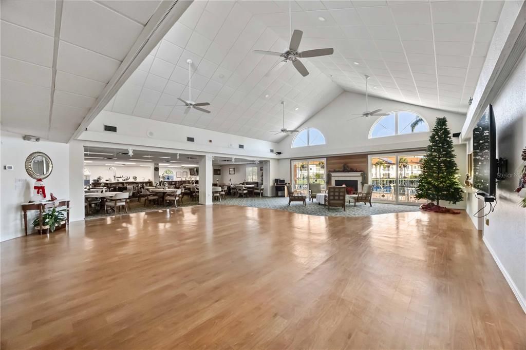 For Sale: $292,000 (2 beds, 2 baths, 1313 Square Feet)