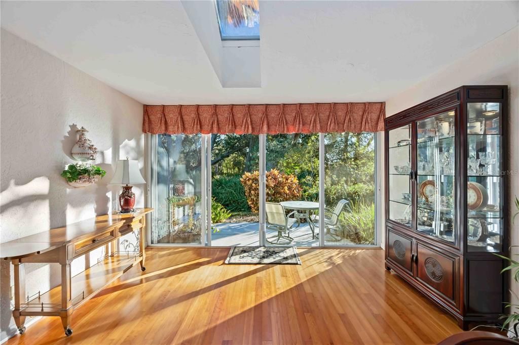 For Sale: $292,000 (2 beds, 2 baths, 1313 Square Feet)