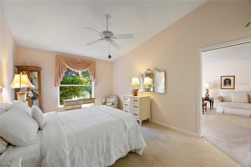 For Sale: $292,000 (2 beds, 2 baths, 1313 Square Feet)