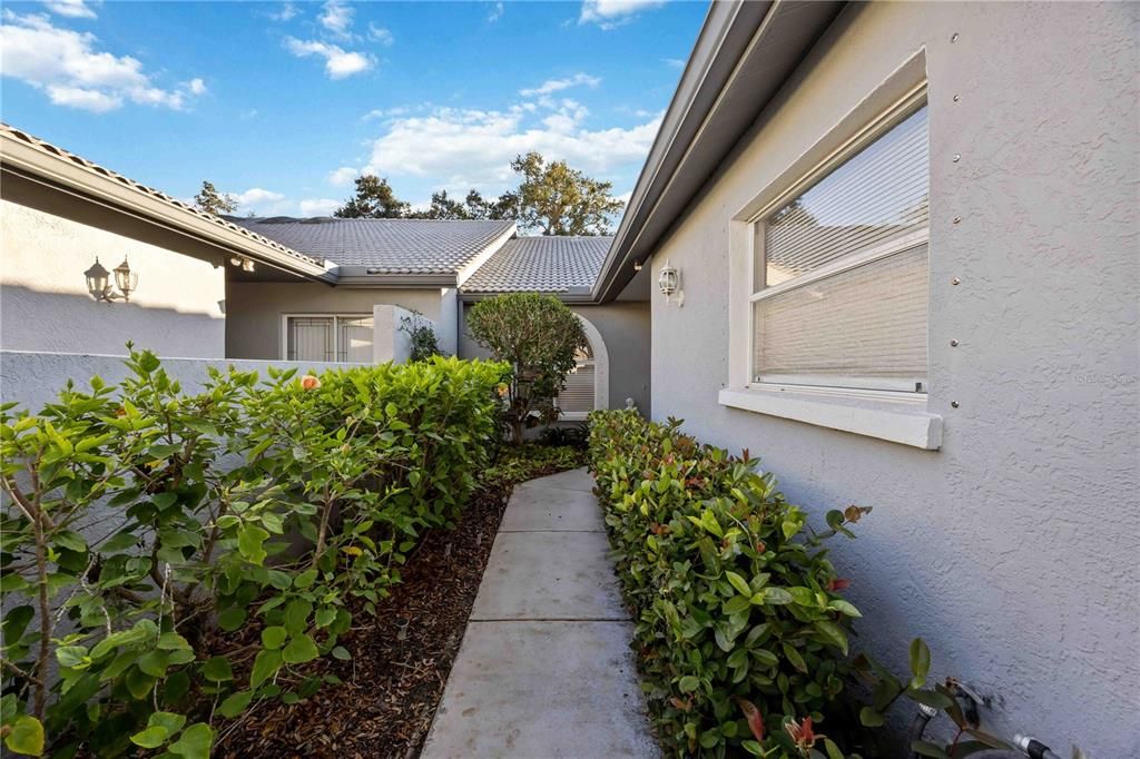 For Sale: $292,000 (2 beds, 2 baths, 1313 Square Feet)