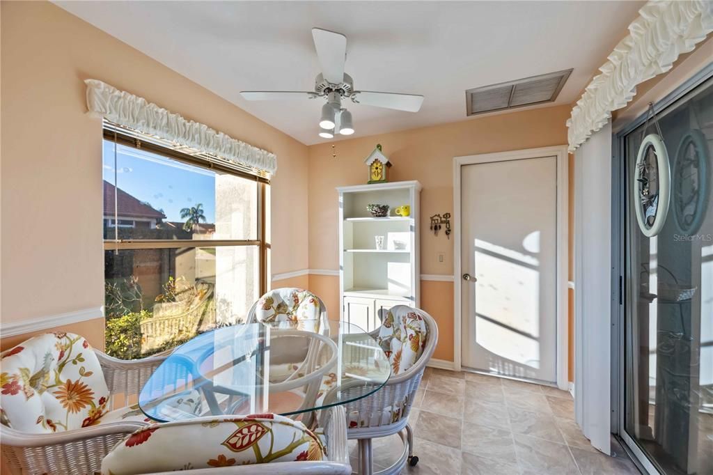 For Sale: $292,000 (2 beds, 2 baths, 1313 Square Feet)