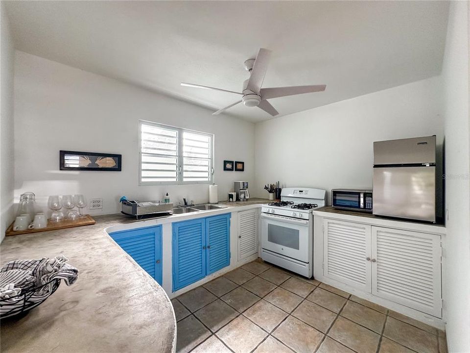 На продажу: $1,495,000 (5 спален, 4 ванн, 0 Квадратных фут)