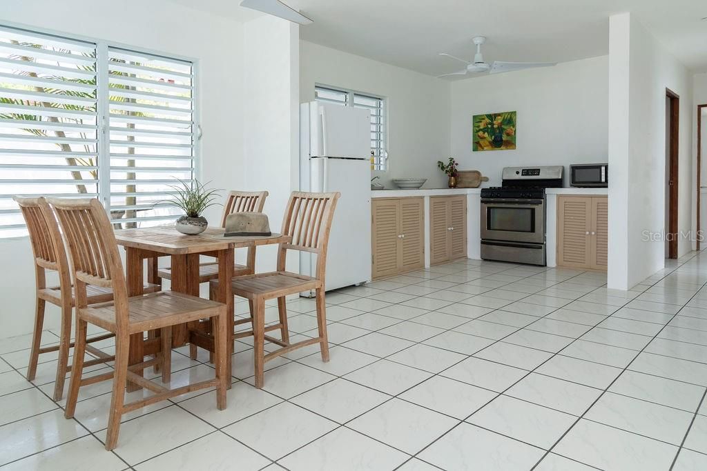 На продажу: $1,495,000 (5 спален, 4 ванн, 0 Квадратных фут)