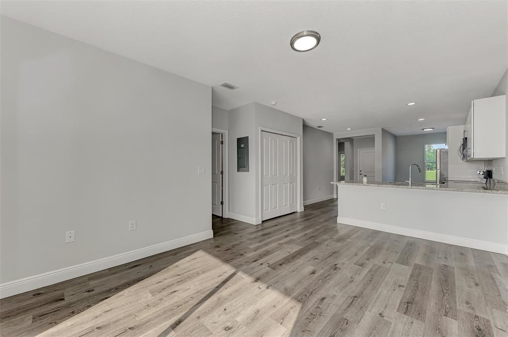 待售: $484,900 (60480 贝兹, 0 浴室, 2302 平方英尺)