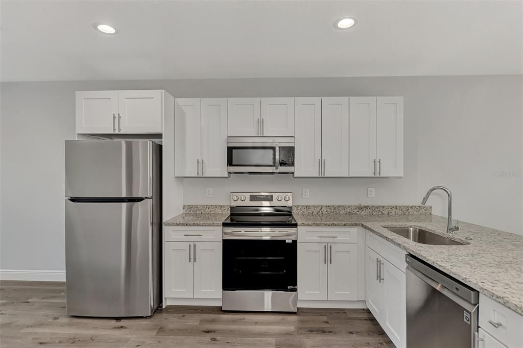 待售: $484,900 (60480 贝兹, 0 浴室, 2302 平方英尺)