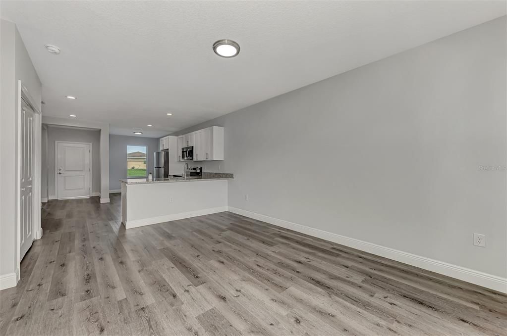 待售: $484,900 (60480 贝兹, 0 浴室, 2302 平方英尺)