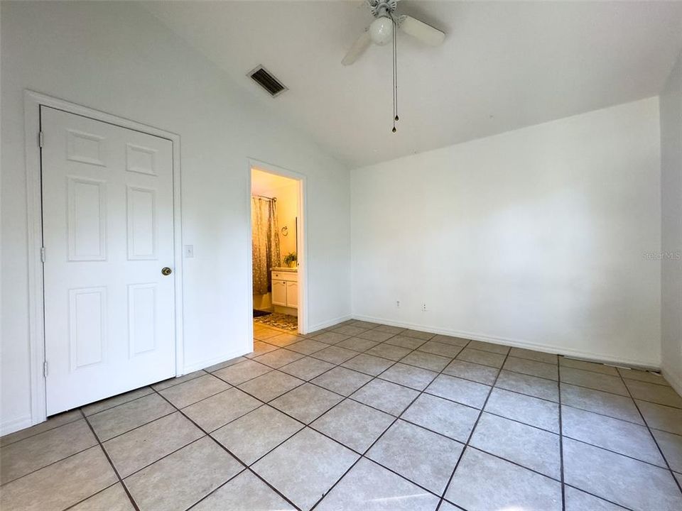 На продажу: $284,900 (3 спален, 2 ванн, 1225 Квадратных фут)