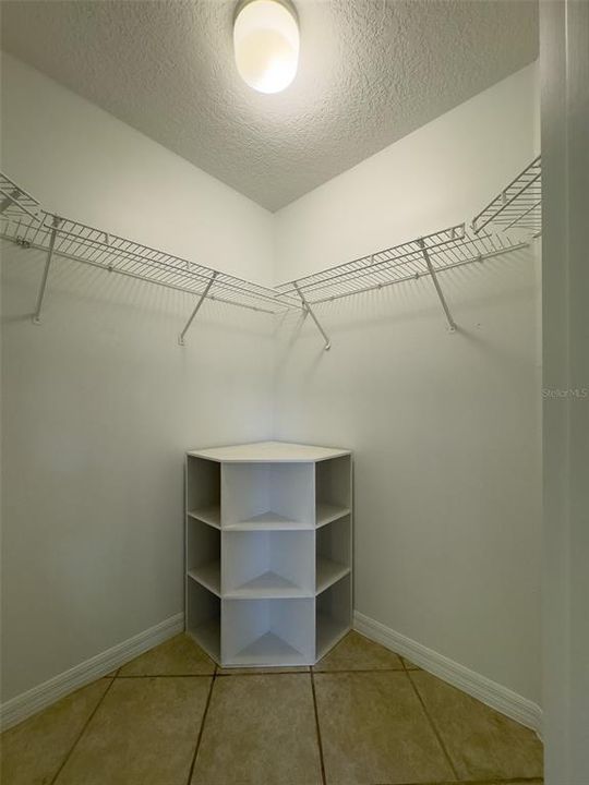 На продажу: $284,900 (3 спален, 2 ванн, 1225 Квадратных фут)