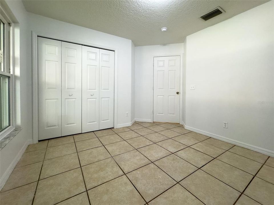 На продажу: $284,900 (3 спален, 2 ванн, 1225 Квадратных фут)