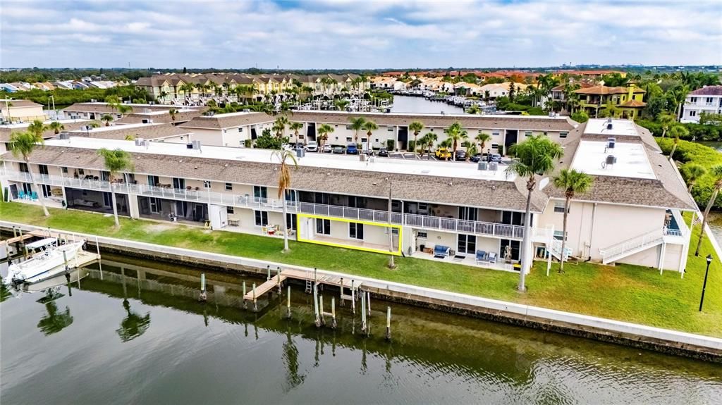 For Sale: $300,000 (2 beds, 1 baths, 1100 Square Feet)