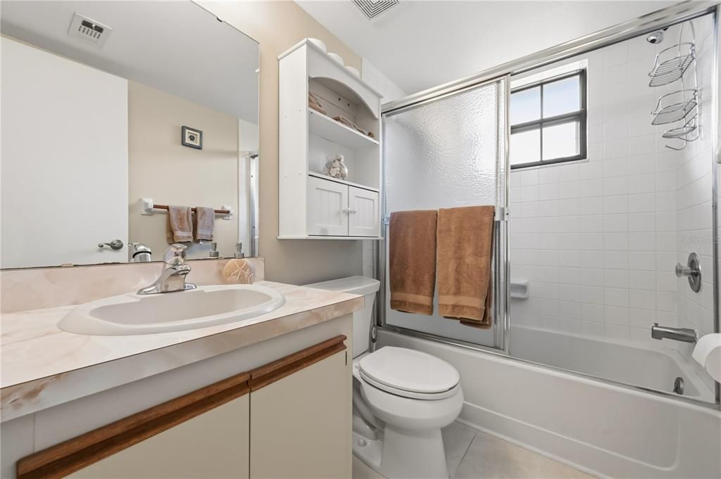 待售: $149,900 (2 贝兹, 2 浴室, 838 平方英尺)