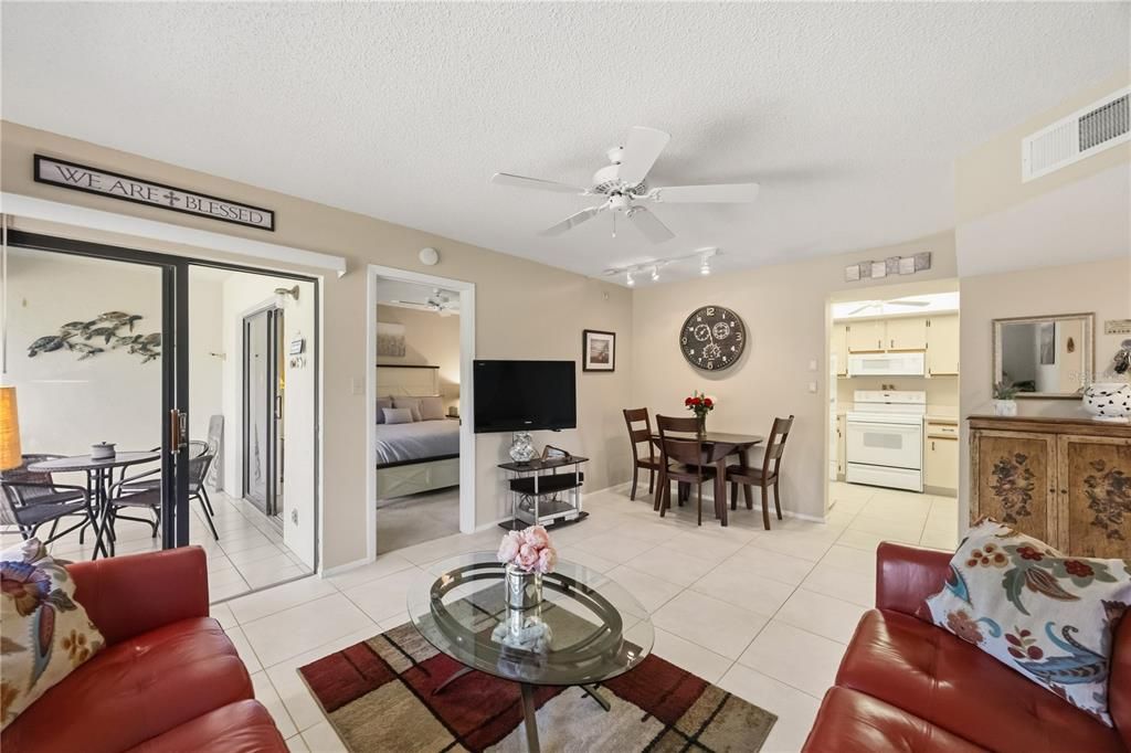 待售: $149,900 (2 贝兹, 2 浴室, 838 平方英尺)