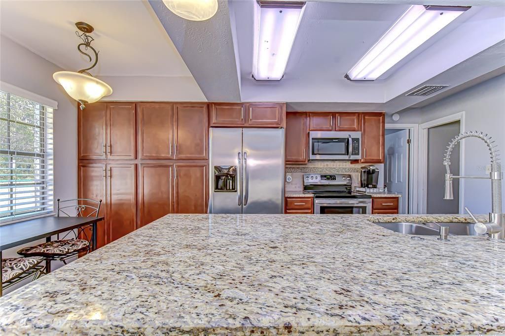 En Venta: $650,000 (0 camas, 0 baños, 2311 Pies cuadrados)