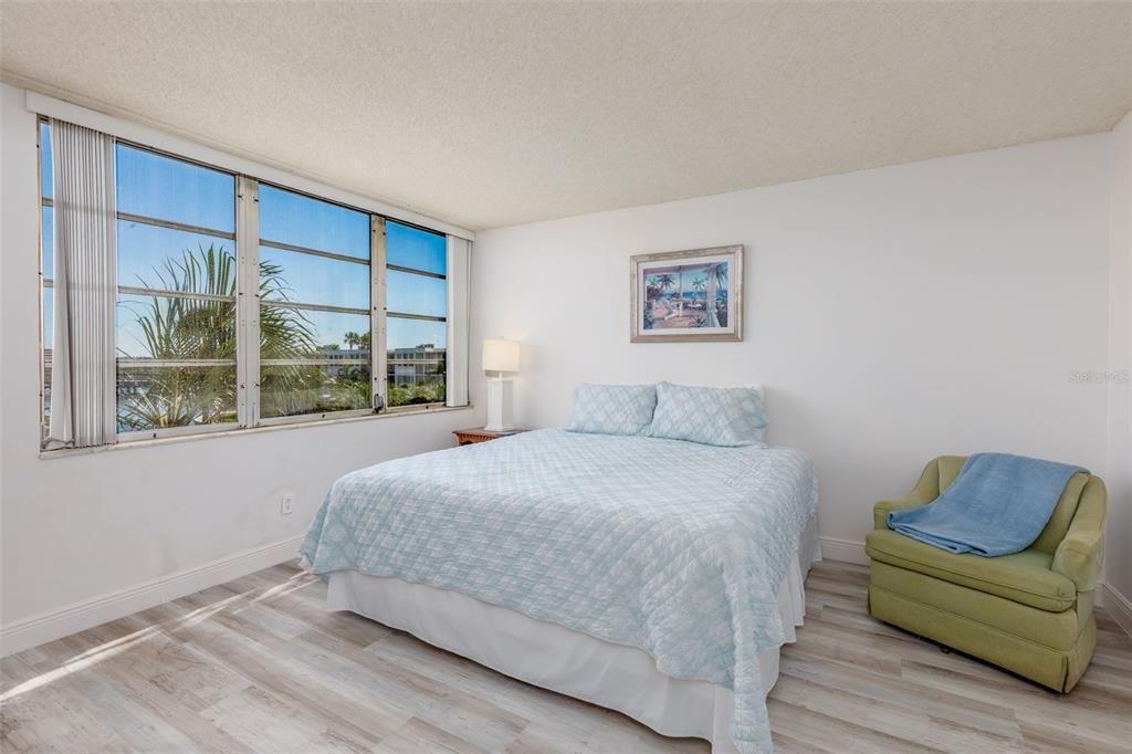 For Rent: $5,500 (3 beds, 2 baths, 1275 Square Feet)