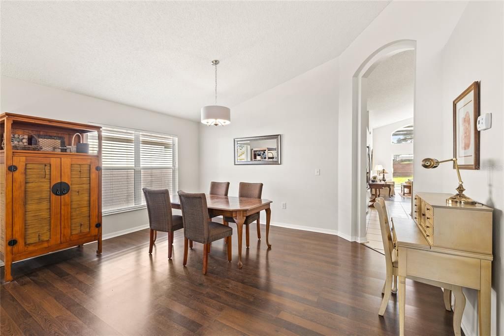 待售: $364,900 (4 贝兹, 2 浴室, 1905 平方英尺)