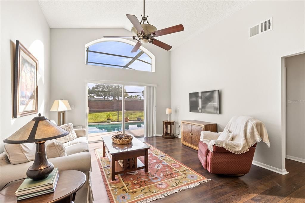 待售: $364,900 (4 贝兹, 2 浴室, 1905 平方英尺)