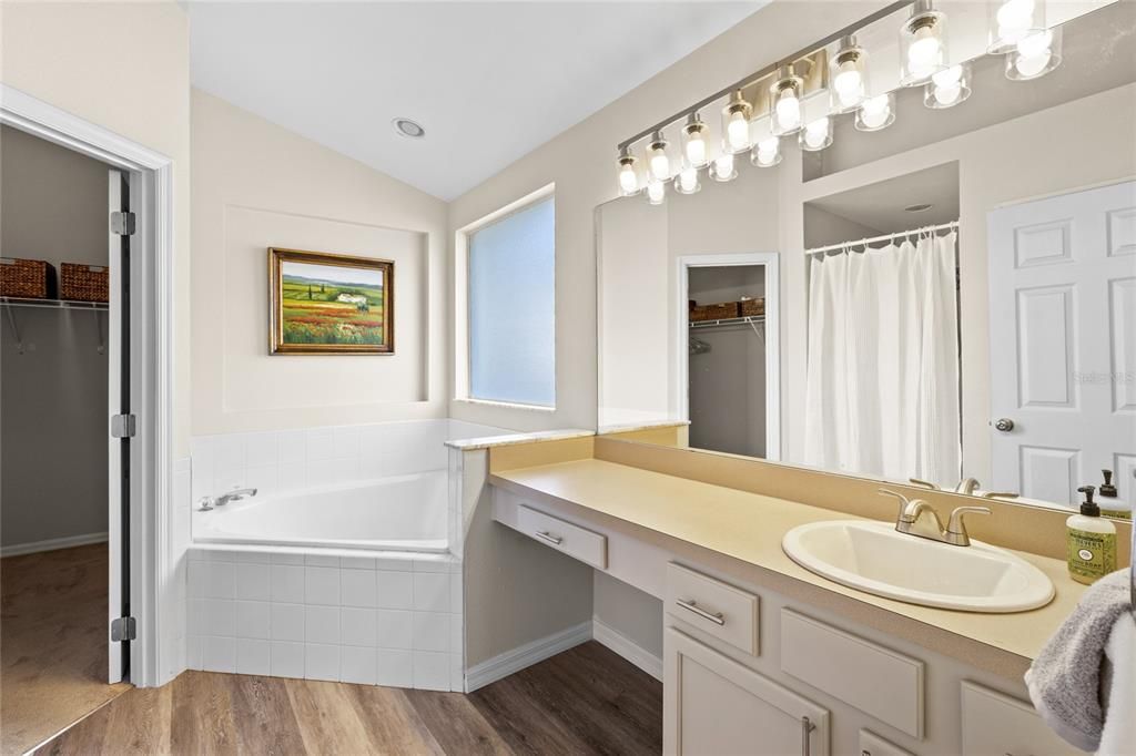 待售: $364,900 (4 贝兹, 2 浴室, 1905 平方英尺)