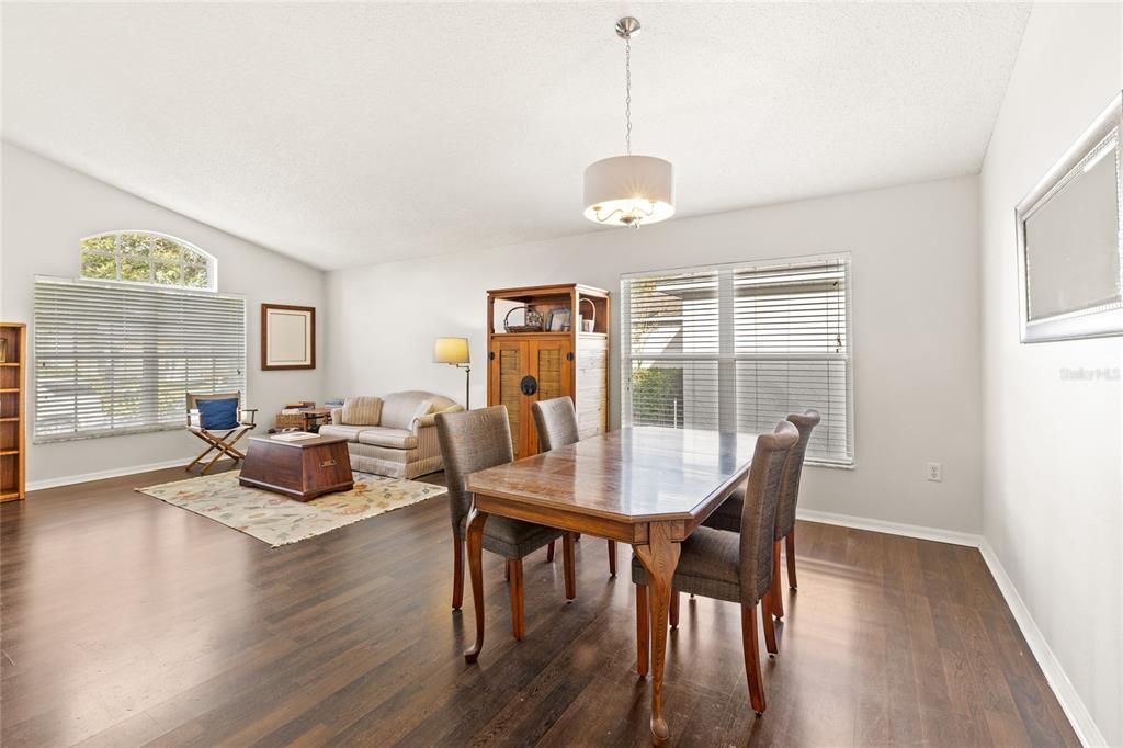 待售: $364,900 (4 贝兹, 2 浴室, 1905 平方英尺)